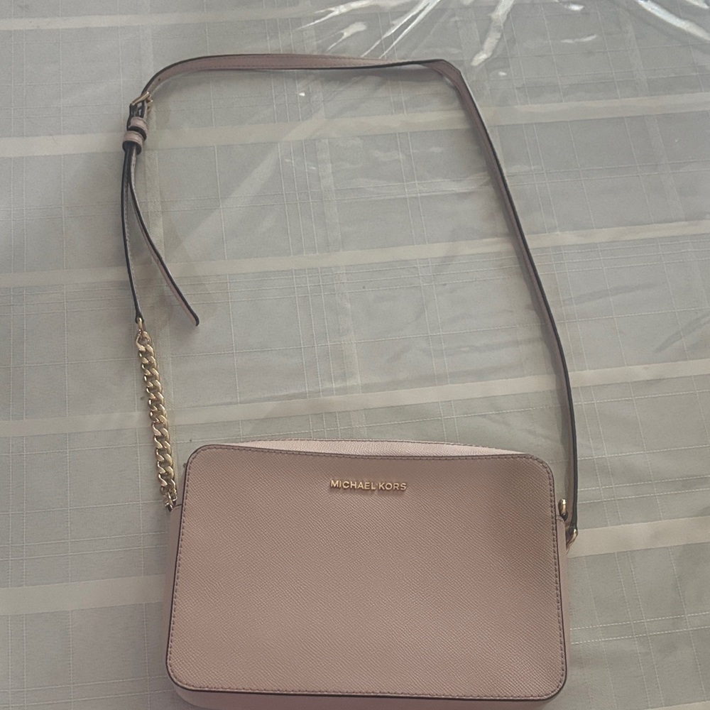 Michael Kors Blush Crossbody Bag excellent conditions